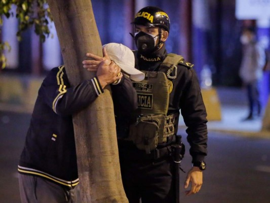 Trágica fiesta: 13 personas mueren asfixiadas en una discoteca en Perú