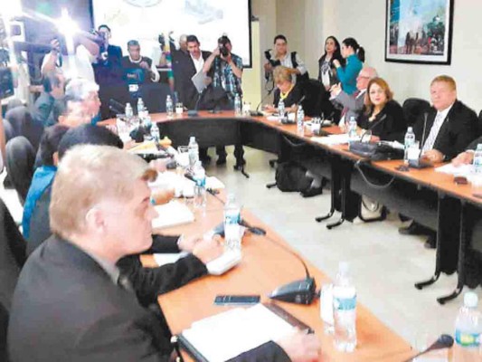 Comisión prepara informe sobre Banco Continental