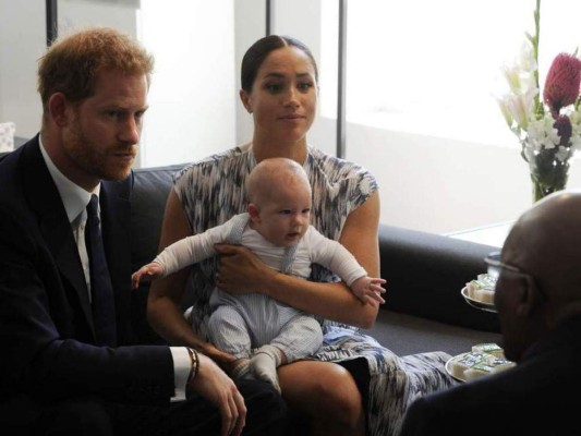 La tierna postal navideña de Meghan y Harry junto a su hijo Archie