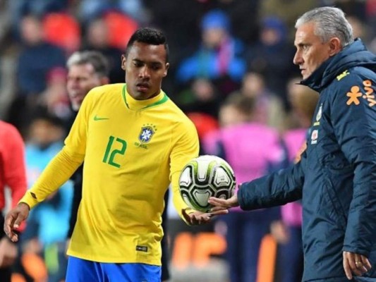 Alex Sandro da positivo al covid y será baja de Brasil ante Paraguay&nbsp;&nbsp;