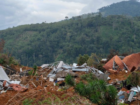 FOTOS: Destrucción y desesperación en Santa Bárbara tras paso de Eta y Iota   