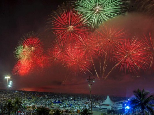 FOTOS: Lágrimas y rezos en bienvenida 2020, inicio de nueva década