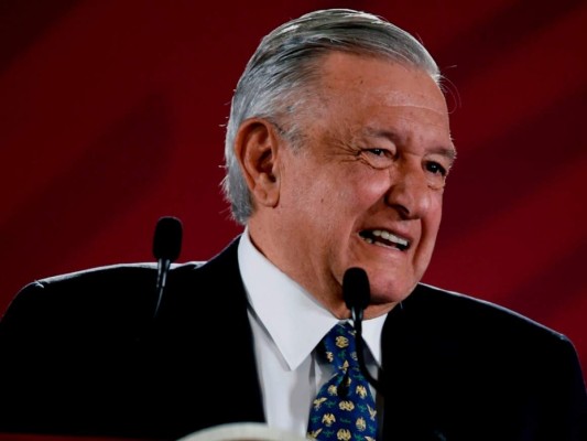 AMLO celebra que fortuna de 'El Chapo' se reparta a pueblos indígenas