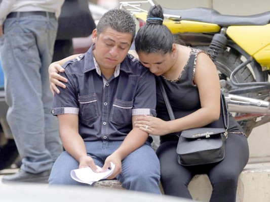 Impotencia y dolor por masacre en la Arturo Quezada