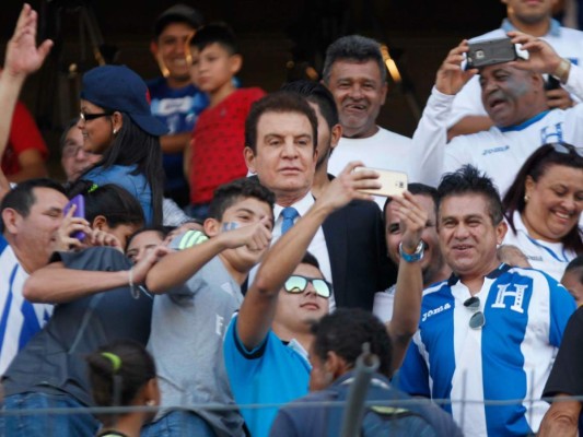 Selección de Honduras venció a El Salvador con lo mínimo y revive en la eliminatoria