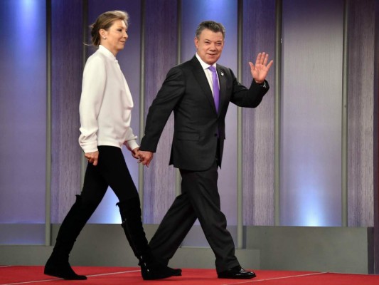 Juan Manuel Santos dedica Nobel de Paz a 'millones de víctimas' en Colombia