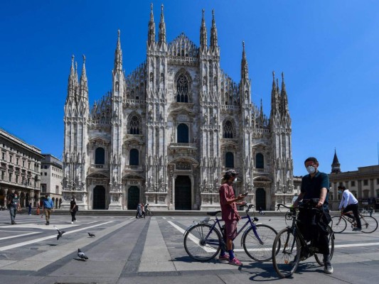 FOTOS: El coronavirus sigue matando mientras el mundo avanza un prudente desconfinamiento