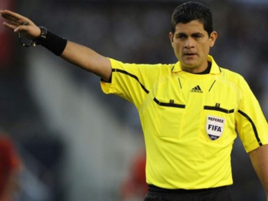 Exárbitro Óscar Julián Ruiz denunciado por abuso sexual a menor en Colombia