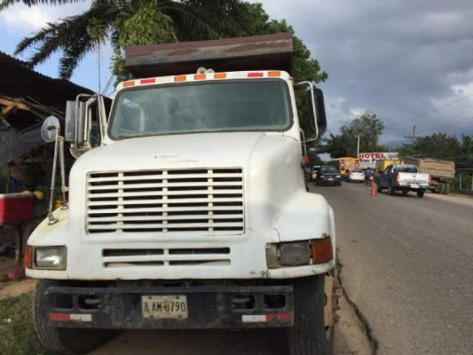 Incautan vivienda y maquinaria pesada en caso de supuesto narcotraficante