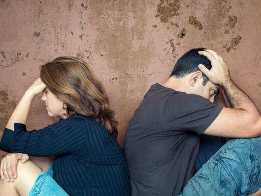 Señales que demuestran que tu pareja ya perdió el interés y la pasión