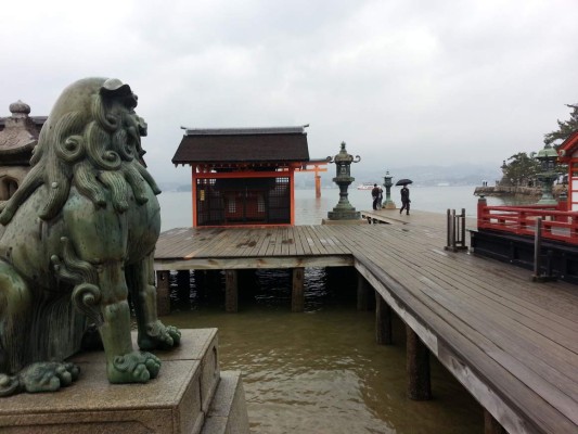 En la tierra de los ocho millones de dioses