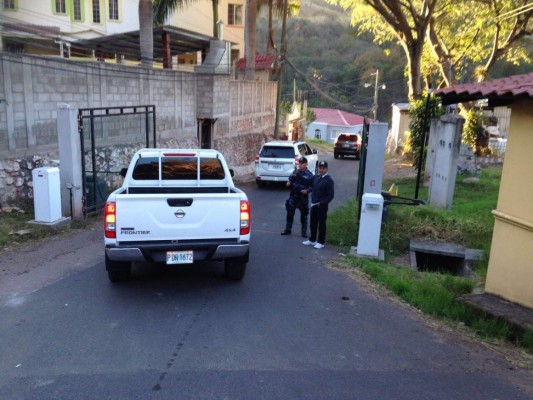 Allanan casa del expresidente Porfirio Lobo Sosa durante captura de Rosa Elena
