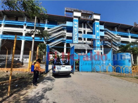 Aficionados acuden al Olímpico aunque Sinager prohíbe su ingreso (FOTOS)