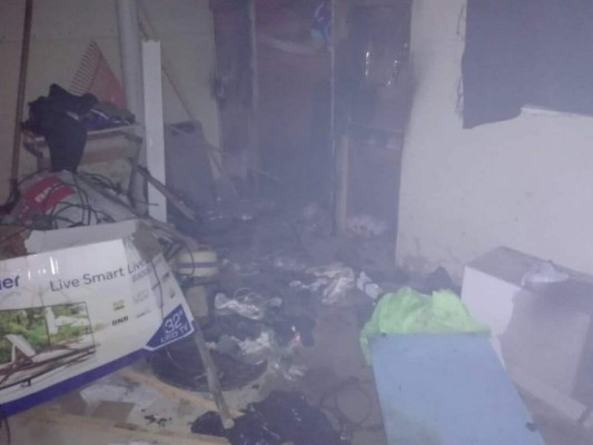 Con bomba molotov incendian canal de televisión en Danlí