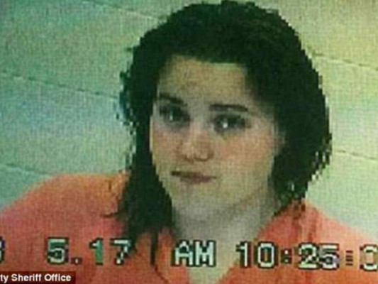 Madre mata a su hija de seis años para salvarla de los extraterrestres