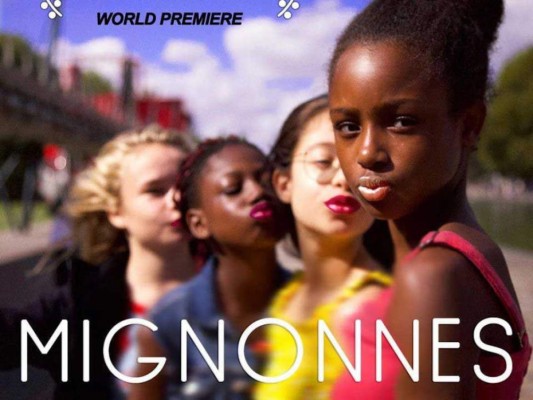 'Mignonnes', o 'Cuties' en inglés, le valió a Doucoure un premio en el prestigioso Festival de Cine de Sundance.