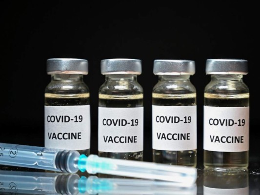 Honduras suscribió un contrato de 1.4 millones de vacunas de Oxford y AstraZeneca. Foto: AFP