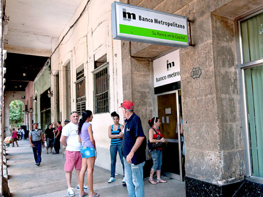 Regresan a Cuba embargos e hipotecas