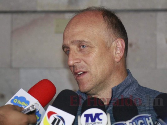 FOTOS: Fabián Coito regresa a Honduras tras más de 40 días de vacaciones en Uruguay