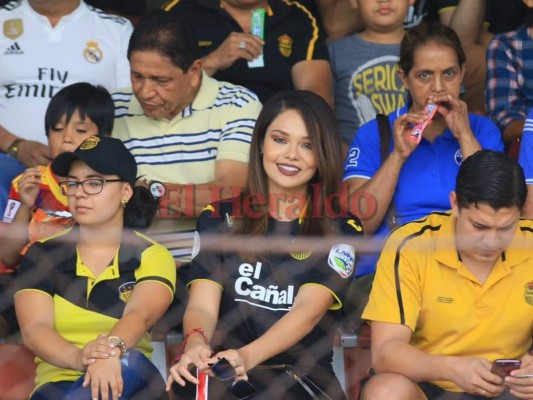 Así llegó la afición del Real España para apoyar a la Máquina