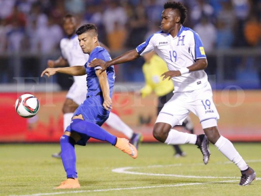Selección de Honduras venció a El Salvador con lo mínimo y revive en la eliminatoria