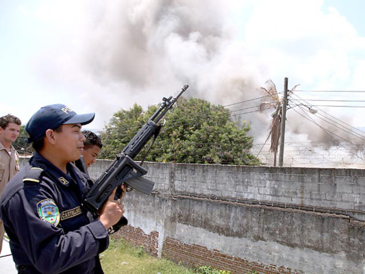 Terror en el centro penal de San Pedro Sula: 13 reos muertos