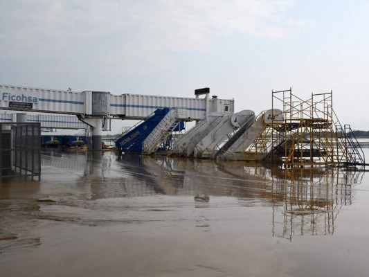 Lluvias por ciclón Eta resucitan lagunas desaparecidas en el norte de Honduras (FOTOS)
