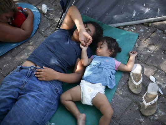 Familias de niños migrantes separados demandarán al gobierno de EEUU