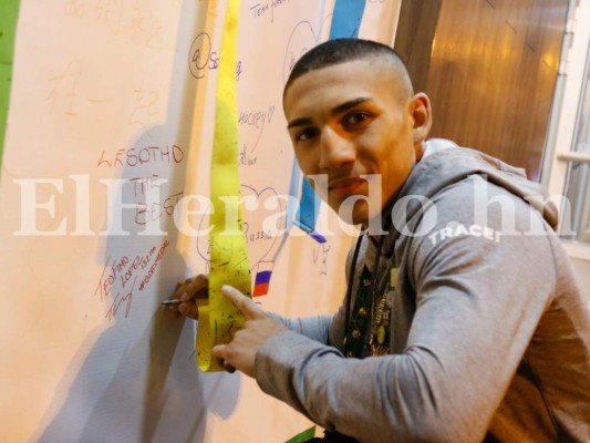 Teofimo comparte con Venus y Serena Williams previo al debut en Río