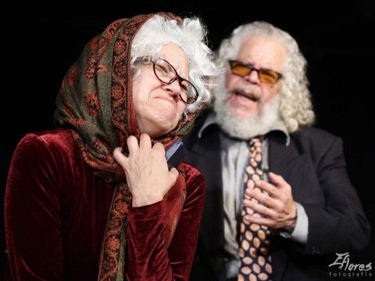 Grupo teatral Bambú actúa obra 'Farsa y justicia del señor juez'