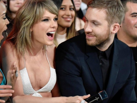 Calvin Harris ya felicitó a su novia Taylor