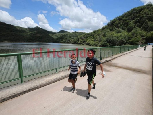 Imágenes de represa La Concepción en su nivel máximo tras intensas lluvias