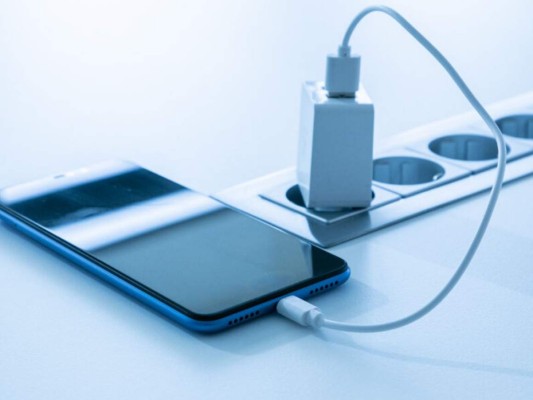 ¿Por qué no debes dejar cargando el celular toda la noche?&nbsp;&nbsp;