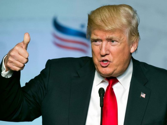 Trump pide a Rusia hallar y difundir emails de Clinton