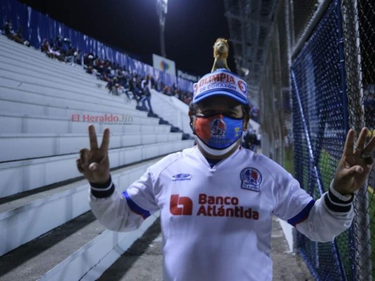 Aunque no hubo goles, estos aficionados disfrutaron el clásico entre Olimpia y Motagua