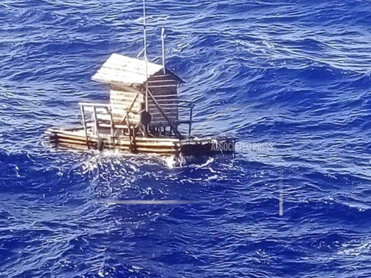 Joven indonesio sobrevivió a la deriva durante 49 días