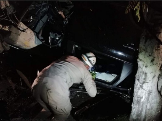 Dos heridos deja aparatoso accidente en el bulevar Kuwait