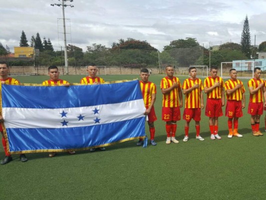 Bomberos de Honduras y Costa Rica unen lazos mediante partidos de fútbol