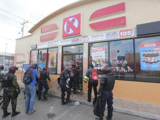 Saqueos y violencia en protesta de la Alianza en la capital de Honduras