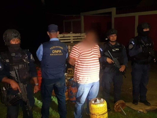 Caen dos hombres con fuerte suma de dinero oculta en cilindros de gas en Colón