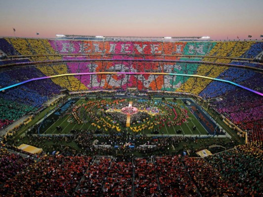 Coldplay se acompañó de Beyoncé y Bruno Mars en show de medio tiempo del SB 50