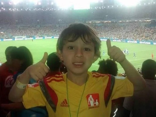 Niño ignorado por Messi regresó feliz a casa