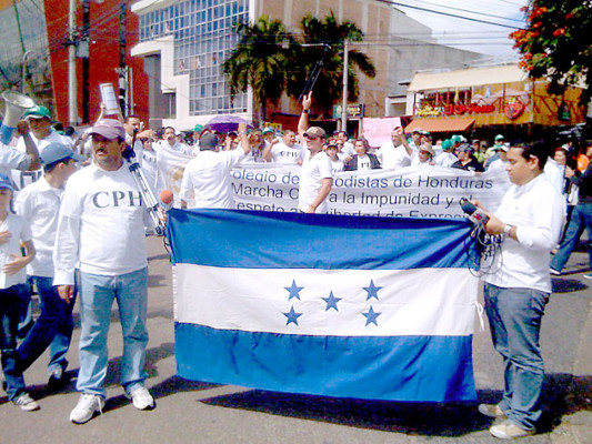 Periodistas hondureños exigen protección a la libertad de expresión y la vida