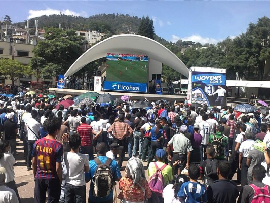 Hondureños apoyaron hasta el final a su Selección