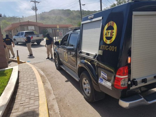 Aseguran varios terrenos a diputados Elvin Santos y Celín Discua en la capital