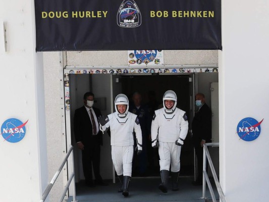 Así fue la despedida de los astronautas antes de abordar el SpaceX