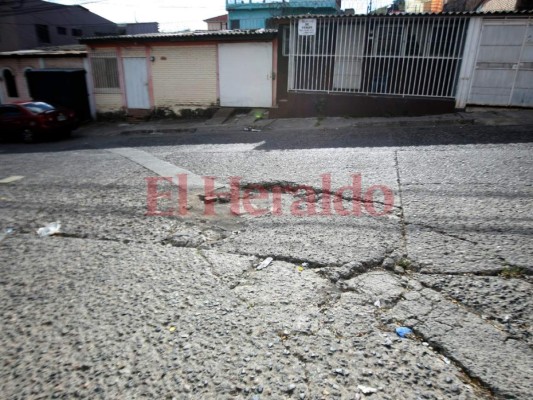 Vecinos de la colonia Cerro Grande solicitan a autoridades reparar calle