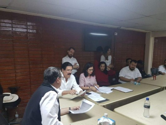 Magistrados del Tribunal Supremo Electoral se reunieron con cúpula de la Alianza para formar mesas de diálogo