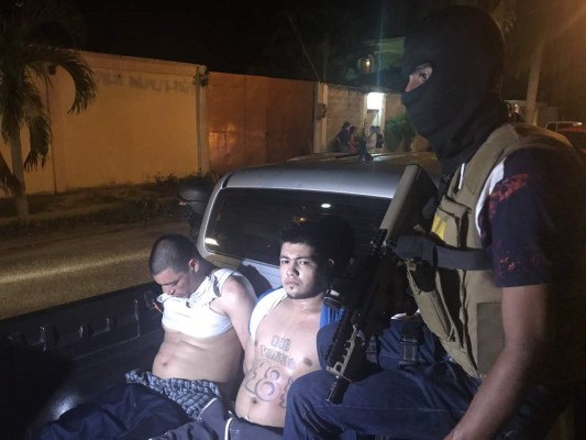 Caen dos pandilleros de la 18 en allanamientos en residencial de San Pedro Sula