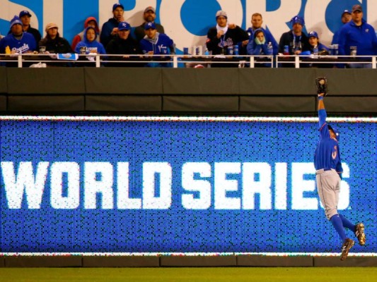 Royals 5-4 Mets en primer juego de la serie mundial de béisbol 2015